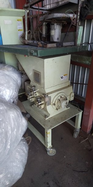 松井製作所製粉砕機の詳細画像｜2枚目