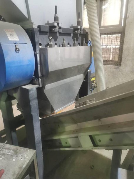 台湾製粉砕機の注目画像