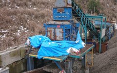 アーステクニカ製粉砕機のサムネイル