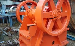 郷鉄工所製破砕機のサムネイル