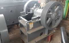 郷鉄工所製破砕機のサムネイル